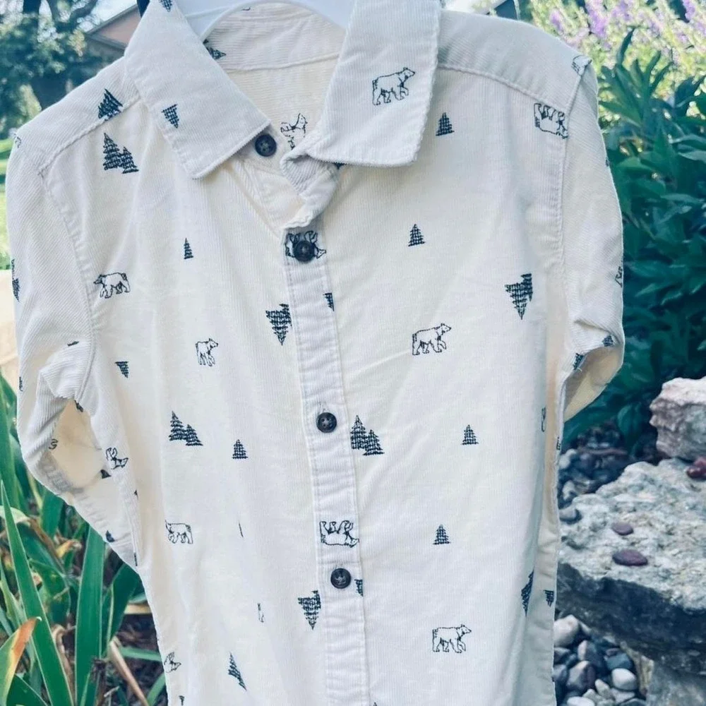 Carter's white and blue /gray button up shirt with animal print. Size: 3 years